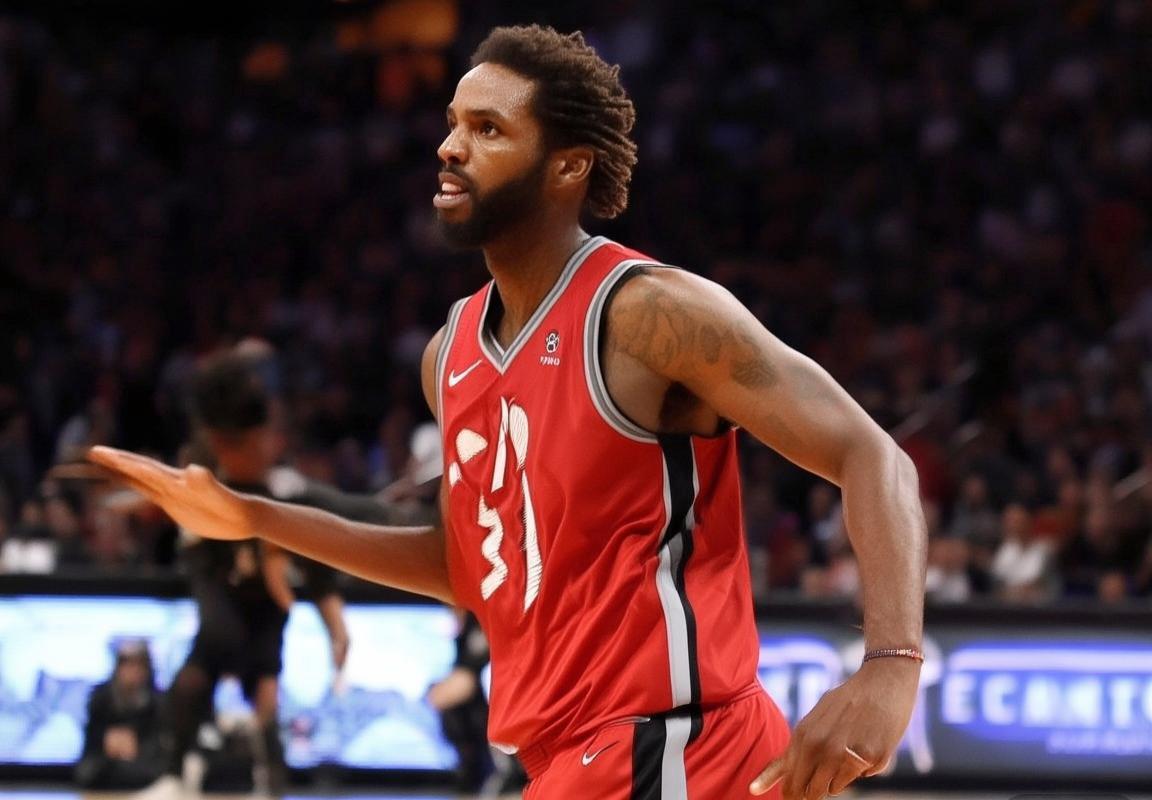 多伦多猛龙惨败布鲁克林篮网，东部黑马进攻停滞、防守体系松动陷困境